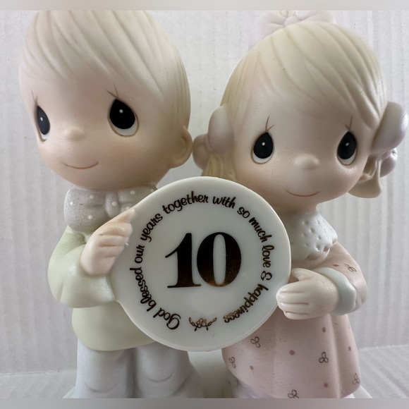 Precious Moments 10th Anniversary Cake Topper - Cream and Pink - Picture 11 of 16